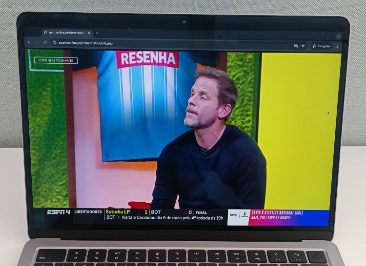 Live sports coverage on Sportsonline.sl/prog.txt displayed on a laptop