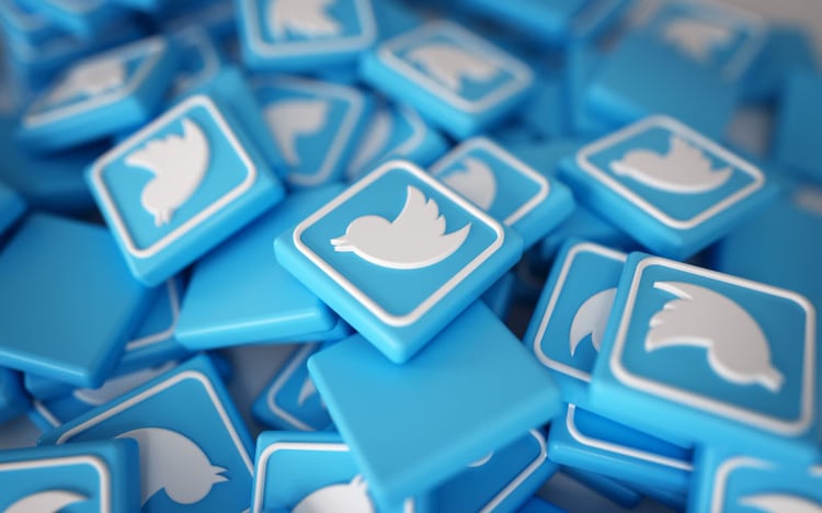 Twitter plastic chips in batch