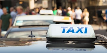 Amsterdam_netherlands_taxi_cab_1129