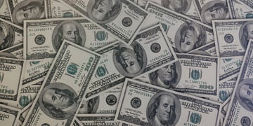 100 dollar bills